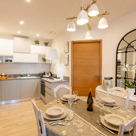 شقة Guesthost - Modern Flat With Lovely Terrace *