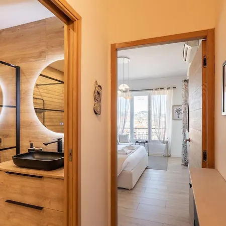 Guesthost - Modern Flat With Lovely Terrace * سانريمو