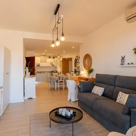 Guesthost - Modern Flat With Lovely Terrace Апартаменти Санремо