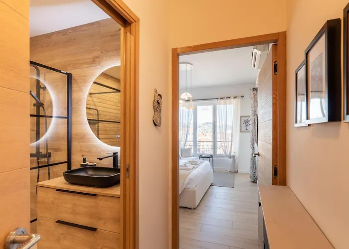 Guesthost - Modern Flat With Lovely Terrace * San Remo